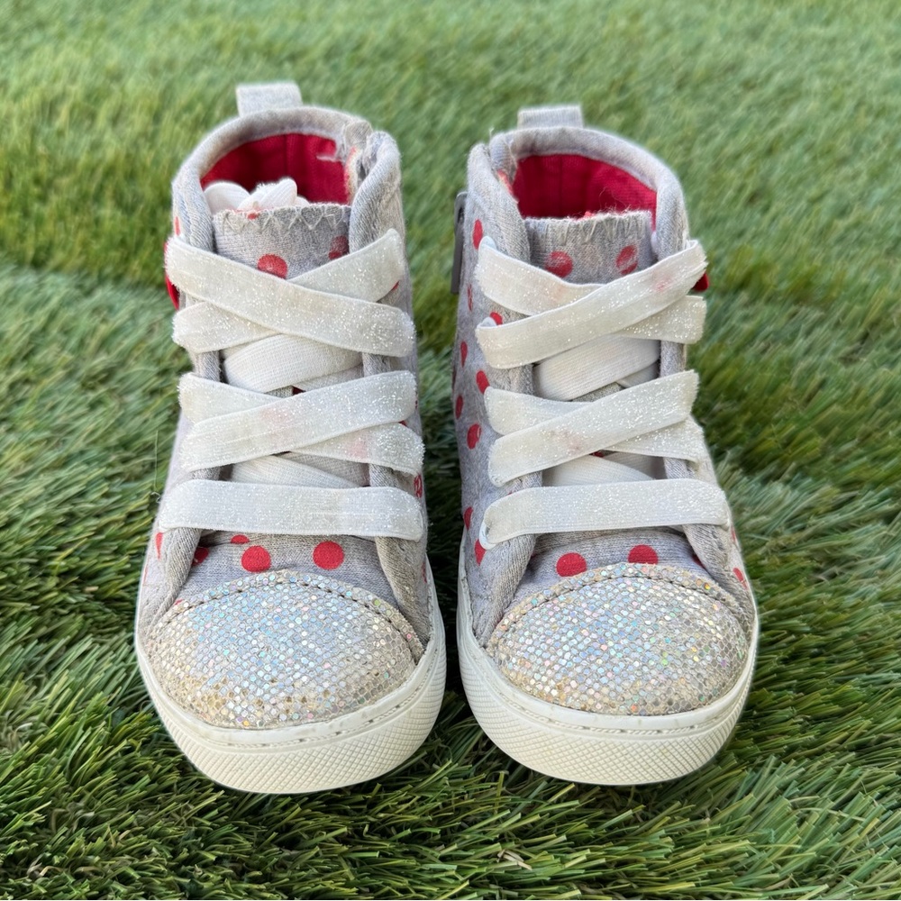 Disney Minnie Mouse Polka Dot Kids Sneakers - Gray and Red - Picture 3 of 10